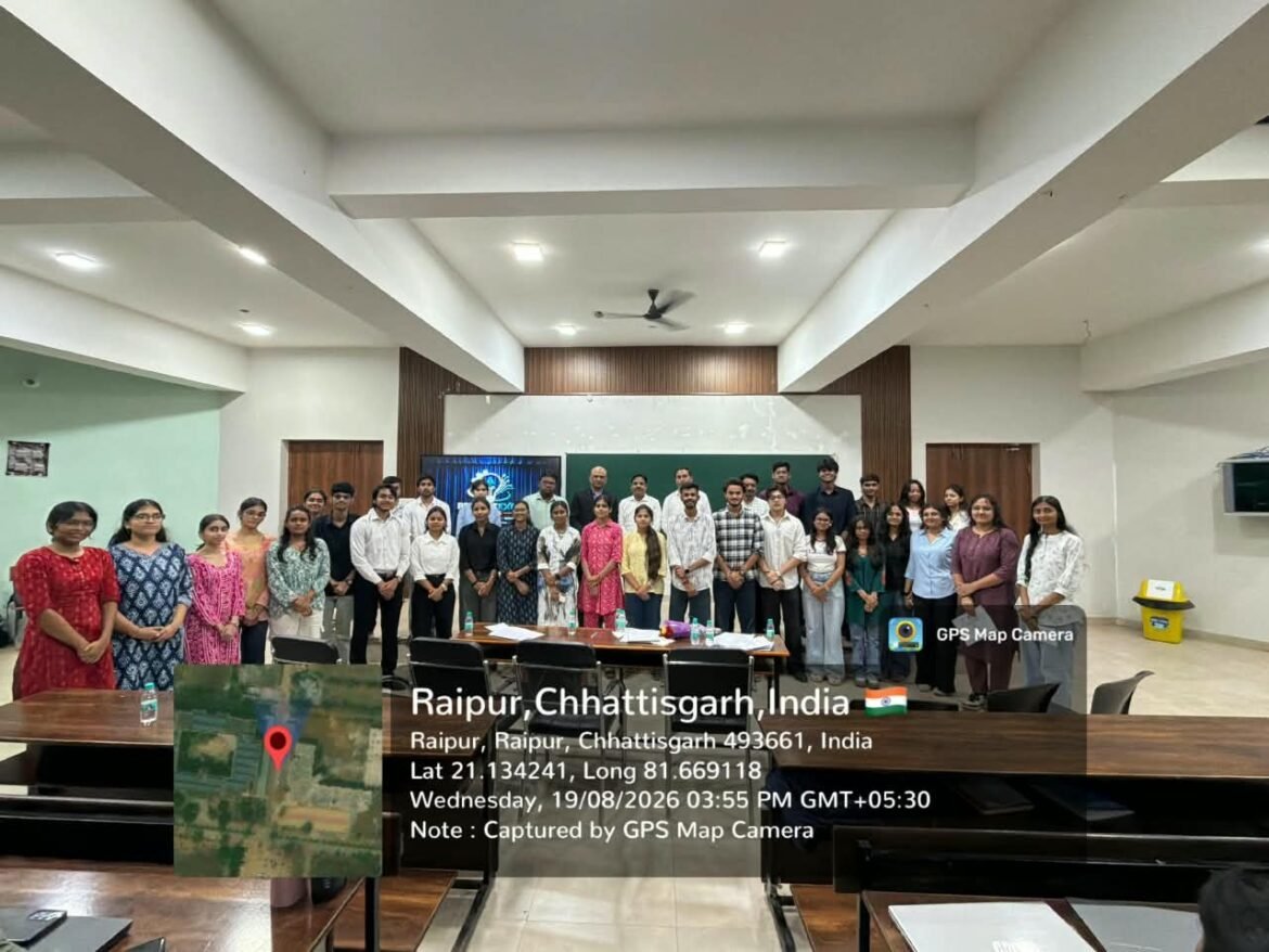 Project Expo 2026 student teams presenting innovative technology projects at SSIPMT Raipur.