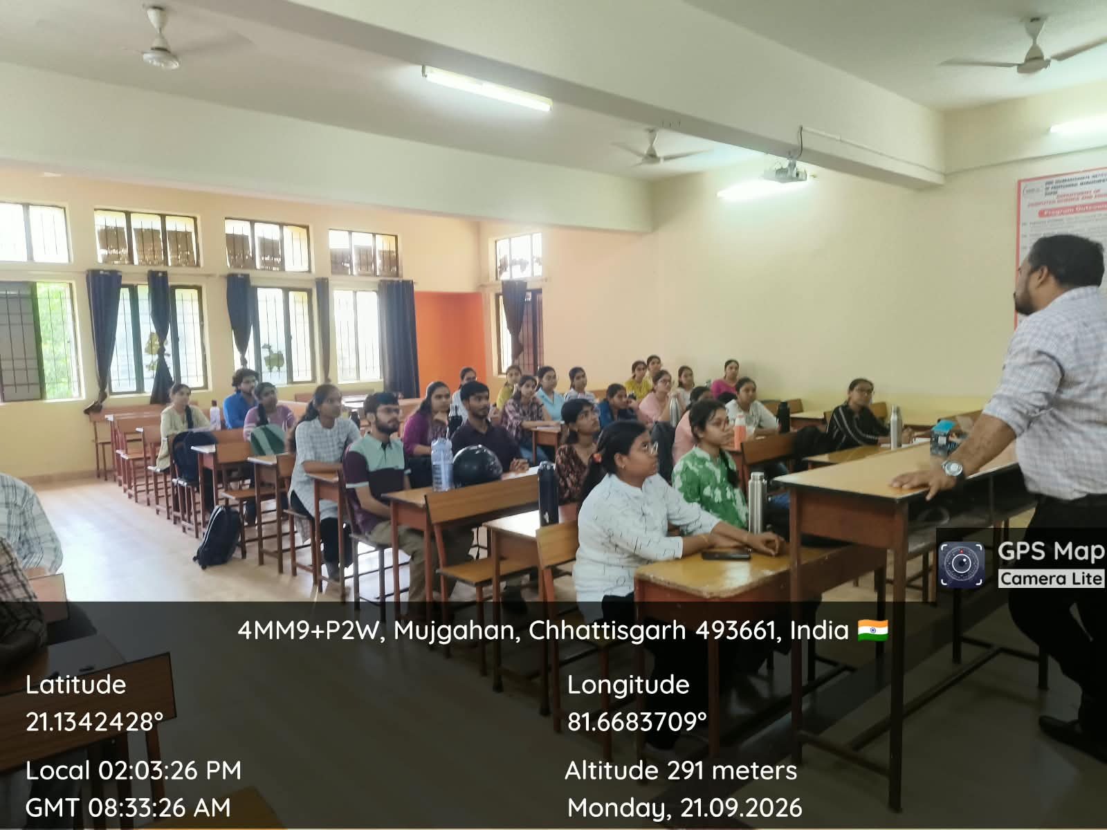 Faculty members guiding B.Tech students during the five-day Student Development Program on Fundamentals of Data Structures at SSIPMT Raipur.